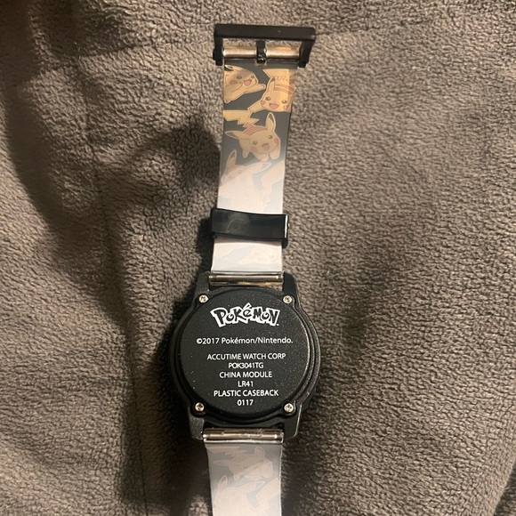 NWT Pokémon Rotating Flash LCD Watch - Picture 6 of 7